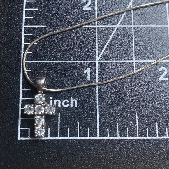 Vintage Sterling Silver 925 Necklace Cross Prong Set CZ .75" Pendant 18" 3.58g - Picture 9 of 9